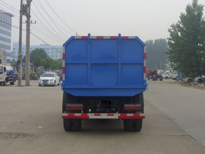 程力威牌CLW5040XTY4型密闭式桶装垃圾车