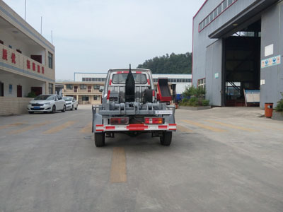 迈创达牌MCD5021ZXXD5型车厢可卸式垃圾车