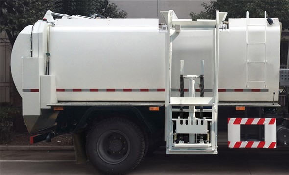 三力牌CGJ5121TCAE5型餐厨垃圾车
