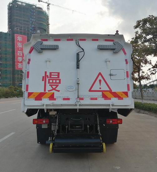 白云牌BY5182TSL型扫路车