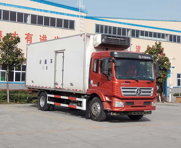 大运牌DYQ5180XLCD5AB型冷藏车