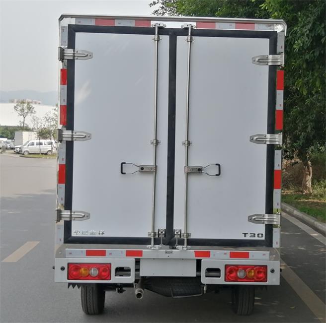 金杯牌JKC5030XLC-DS6BL4型冷藏车