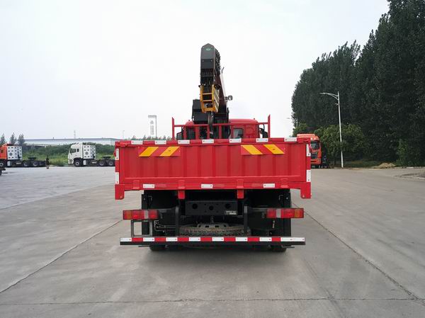 豪瀚牌ZZ5185JSQN5113F1型随车起重运输车
