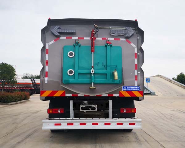 程力牌CL5182TXSBEV型纯电动洗扫车
