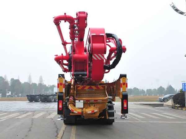 三一牌SYM5441THBEB型混凝土泵车