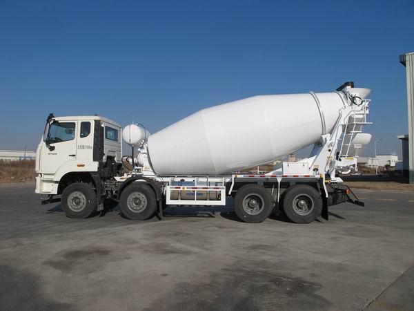 豪瀚牌ZZ5315GJBN3266F1L型混凝土搅拌运输车