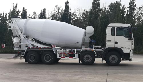 唐骏牌STZ5317GJBZZ型混凝土搅拌运输车