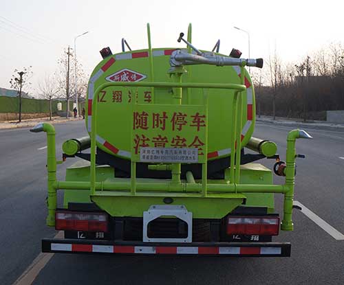 斯威谱牌NYX5071GSSC6型洒水车