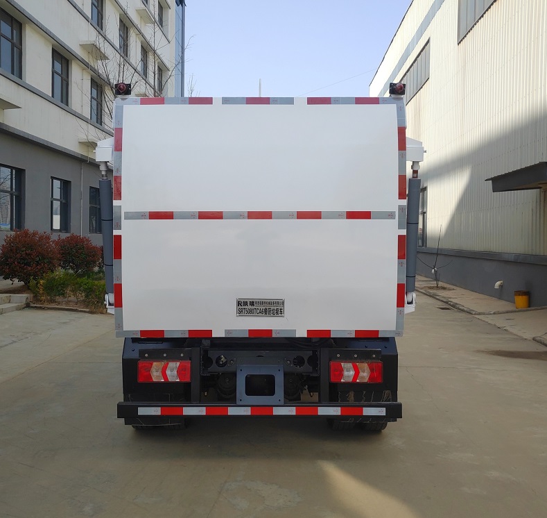 陕瑞牌SRT5080TCA6型餐厨垃圾车