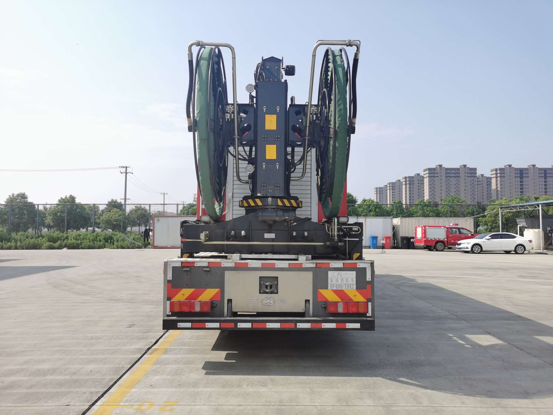 云鹤牌WHG5280TXFBP400/YDXZ-SVIA型泵浦消防车