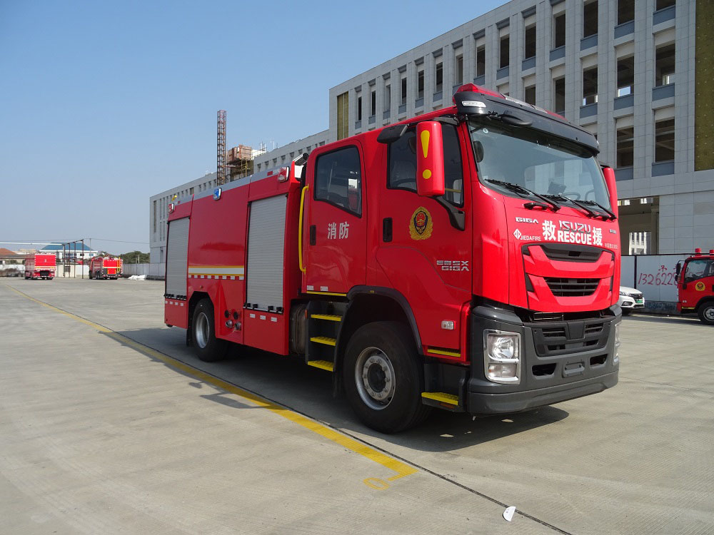 捷达消防牌SJD5171GXFSG60/WSA型水罐消防车