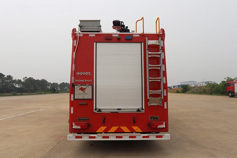 中卓时代牌ZXF5380GXFSG180/S6型水罐消防车