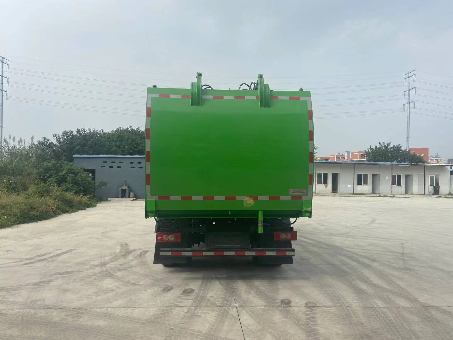 深高蓝德牌DZH5120TCABJE6型餐厨垃圾车