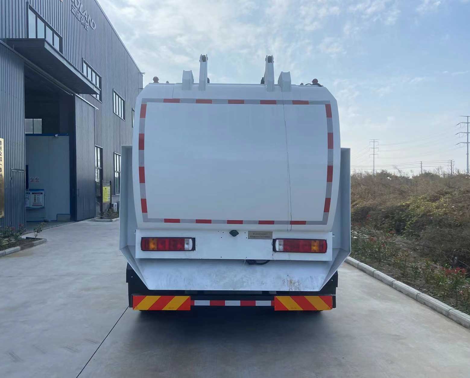 深高蓝德牌DZH5141TCABJE6T型餐厨垃圾车
