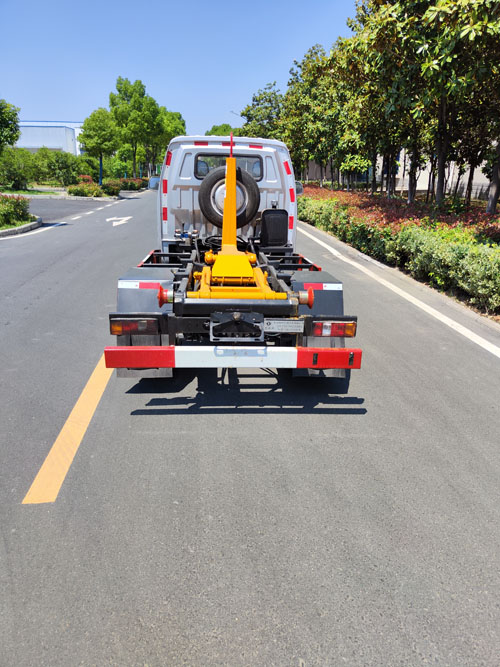 东风牌DFZ5034ZXXE6型车厢可卸式垃圾车